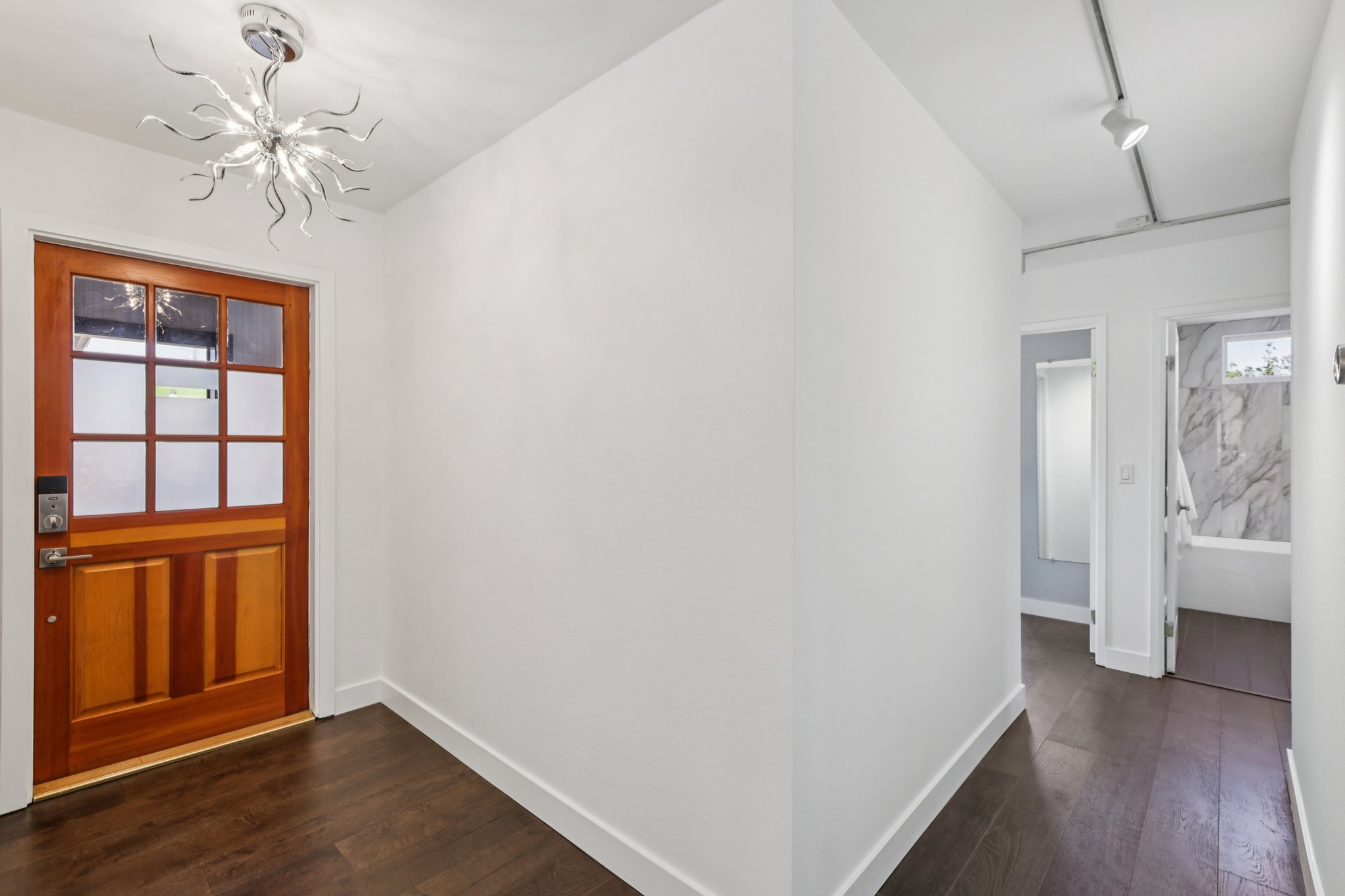 Eaton Ct-L1103-007.jpg