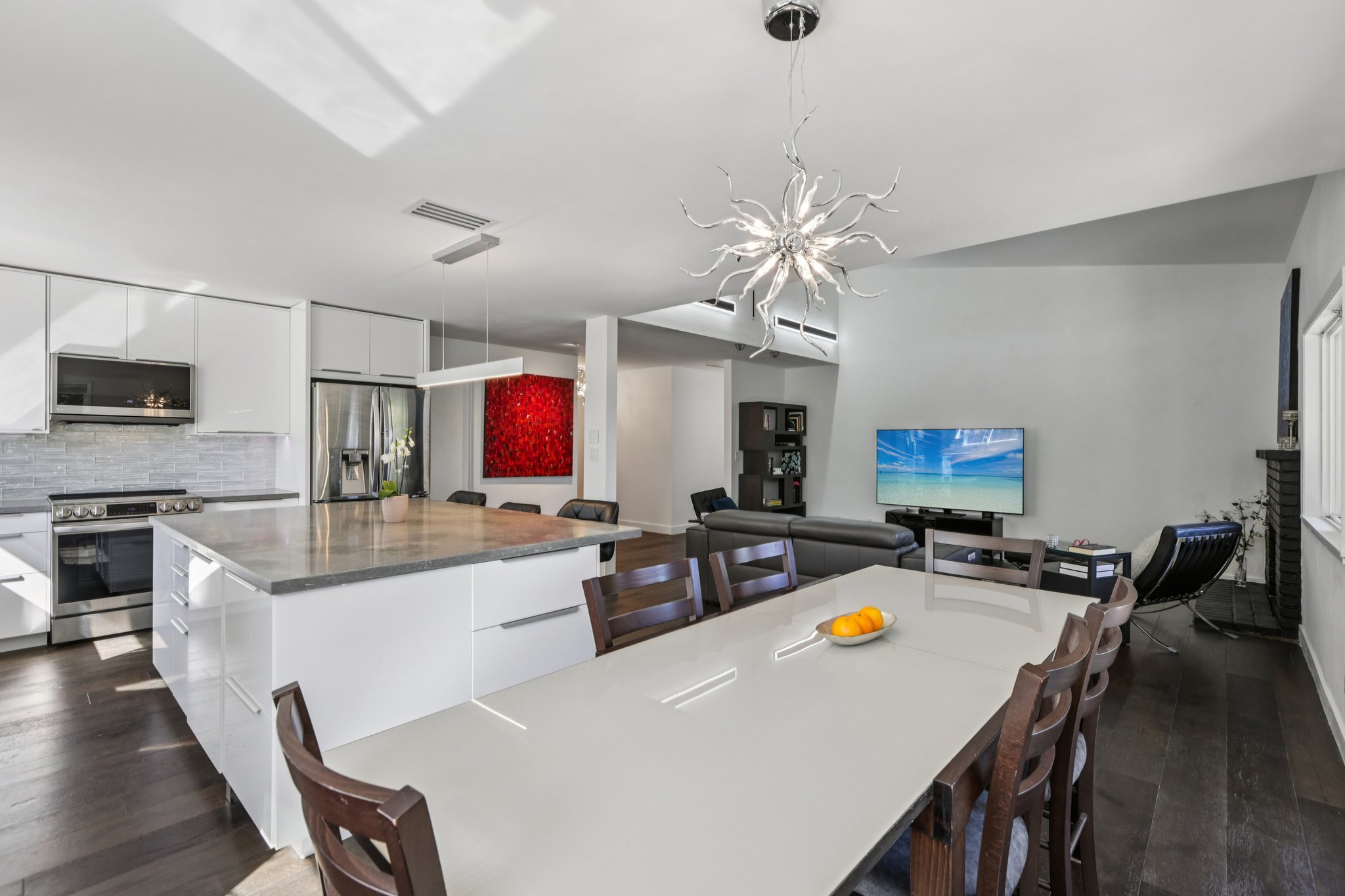 Eaton Ct-L1103-014.jpg