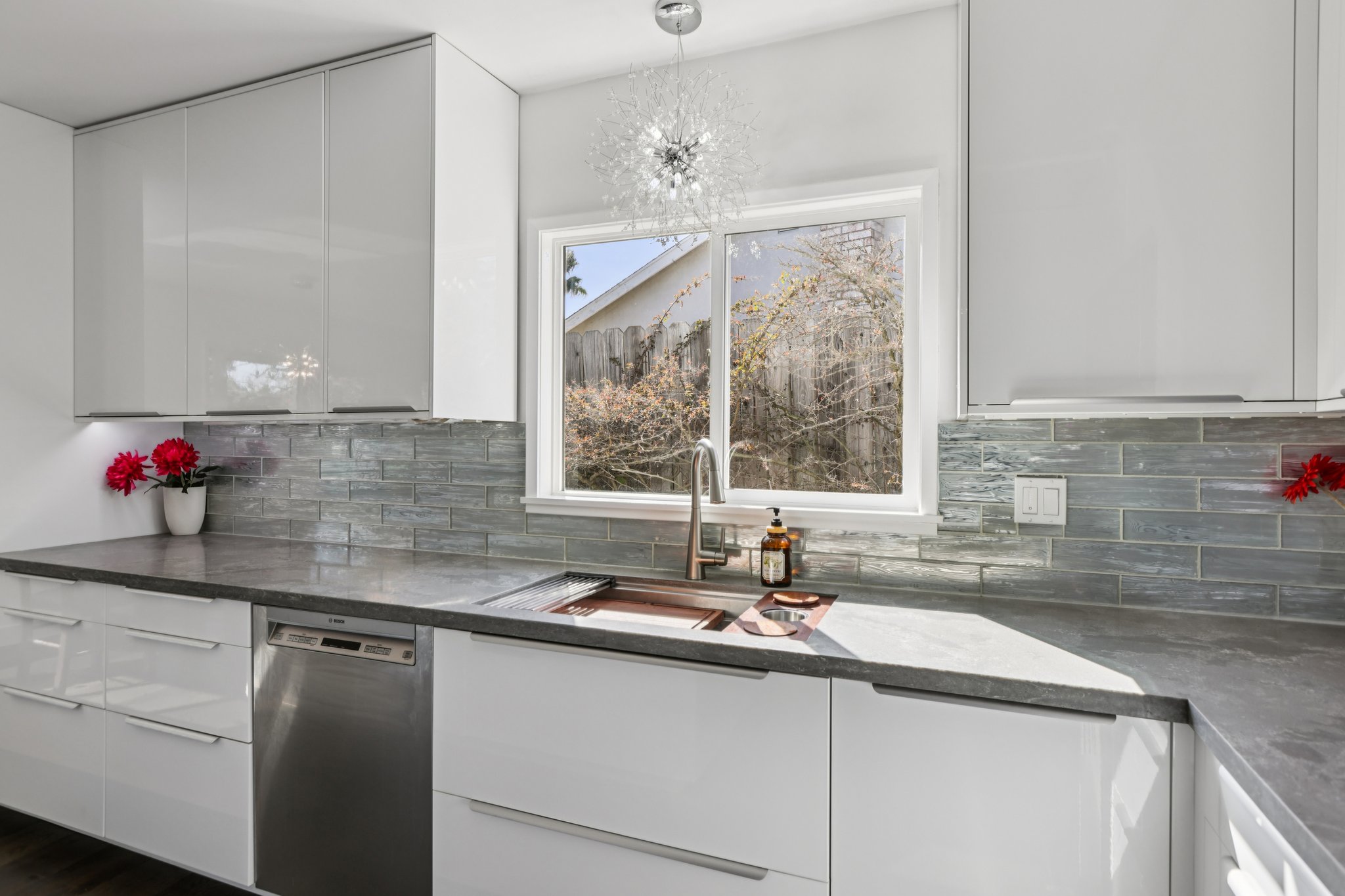Eaton Ct-L1103-019.jpg