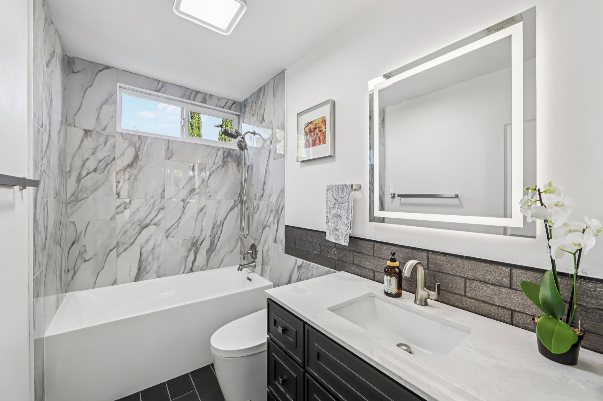 - 212 Eaton Ct-S2003-004.jpg