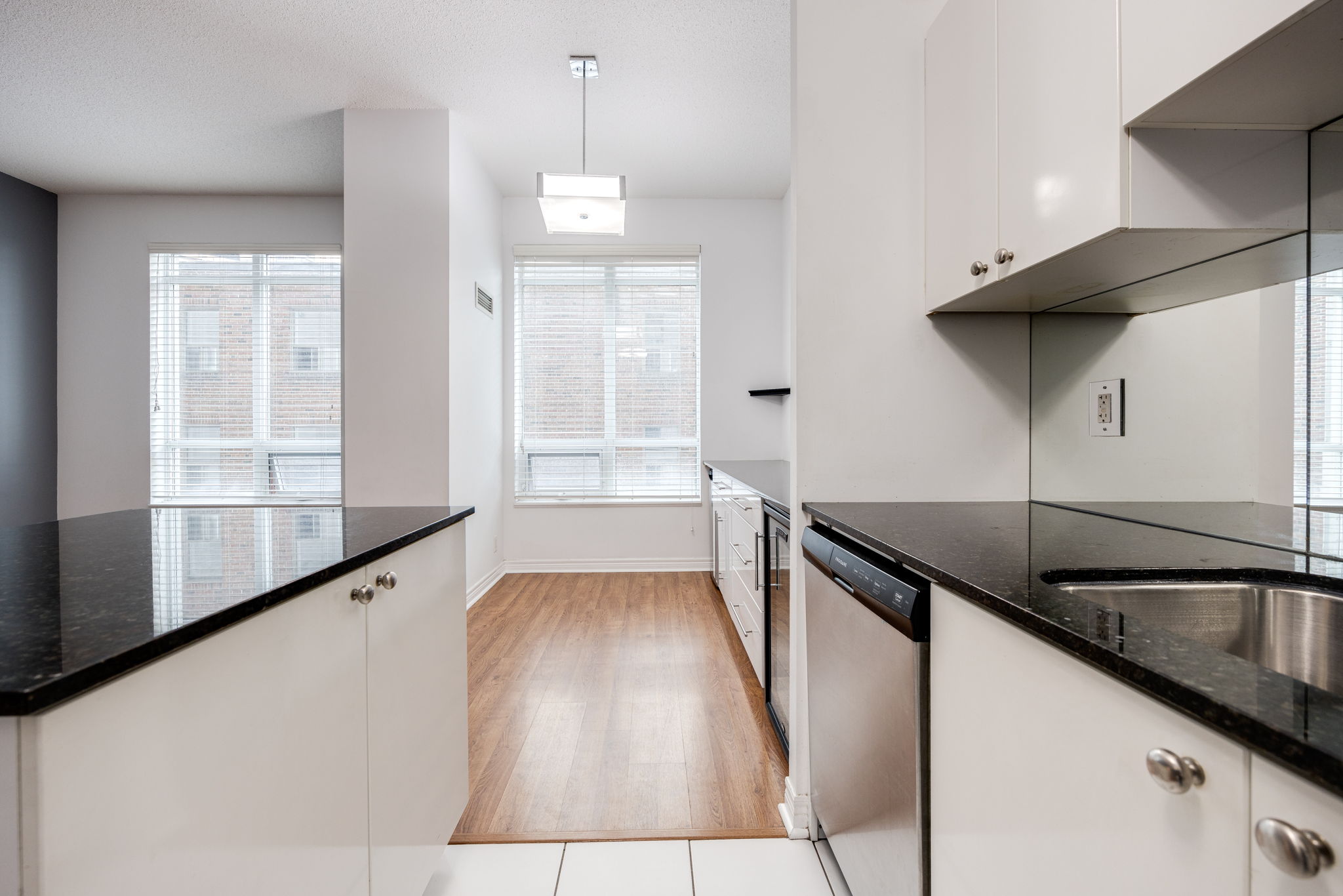 Toronto property showcase — delivered property photograph 41