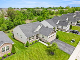  Photo 0