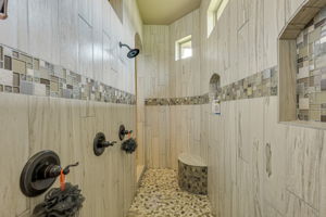  Photo 32