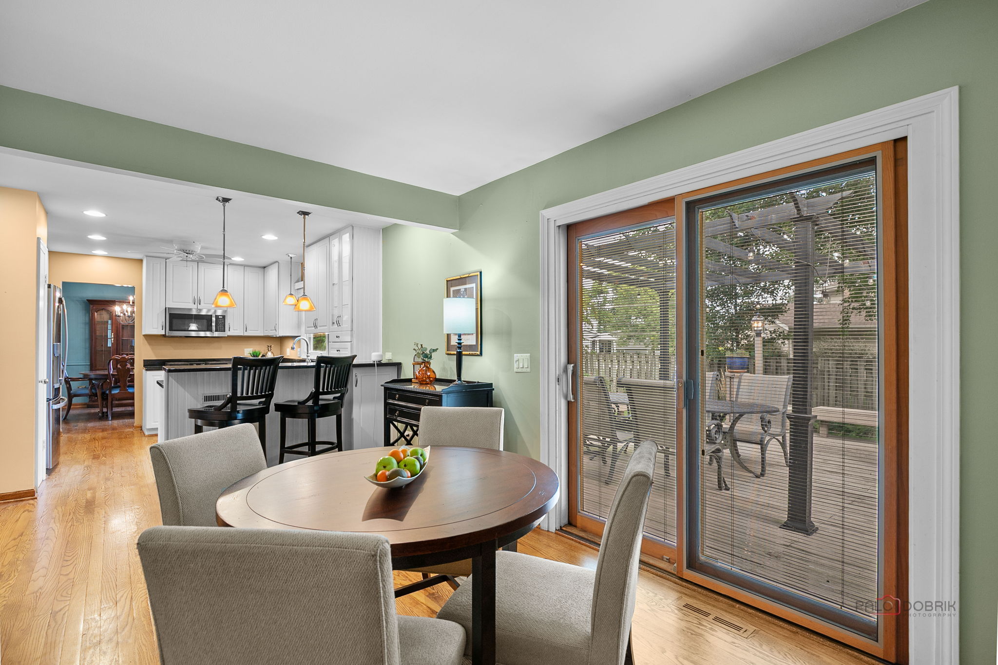Kitchen Eating Area
