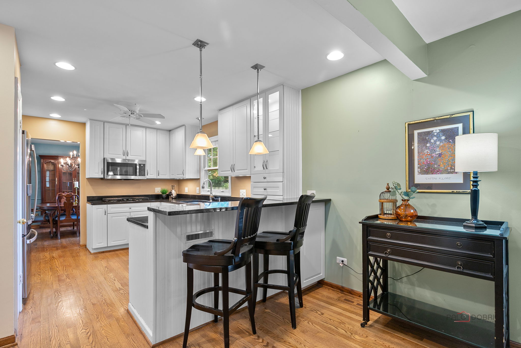 Kitchen Breakfast Bar