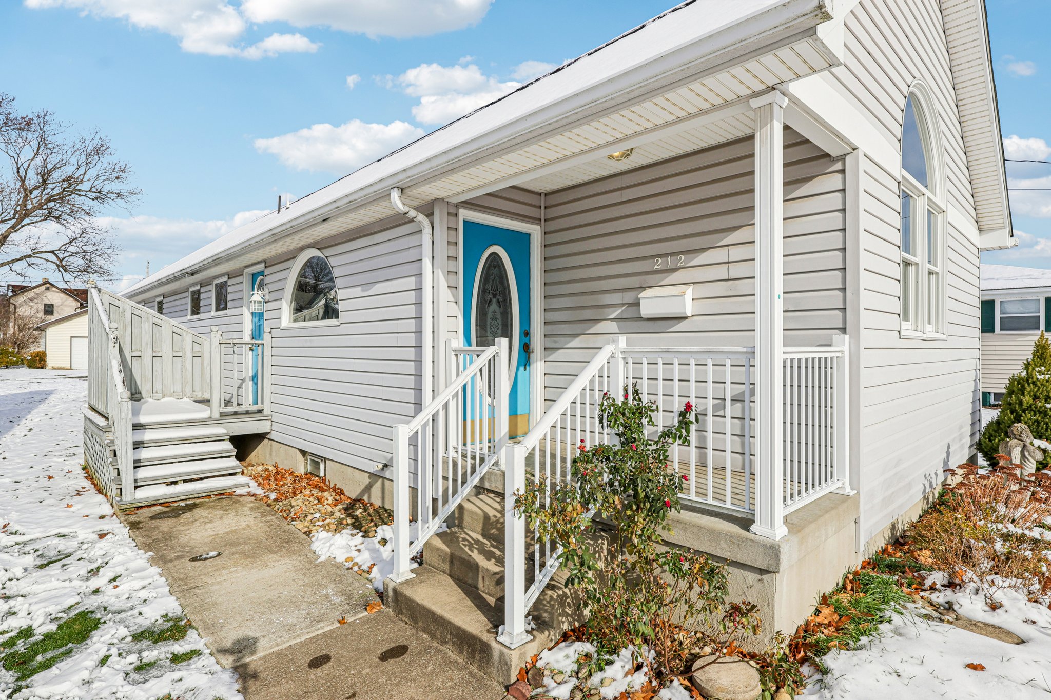 212 Pine St-S0612-004.jpg