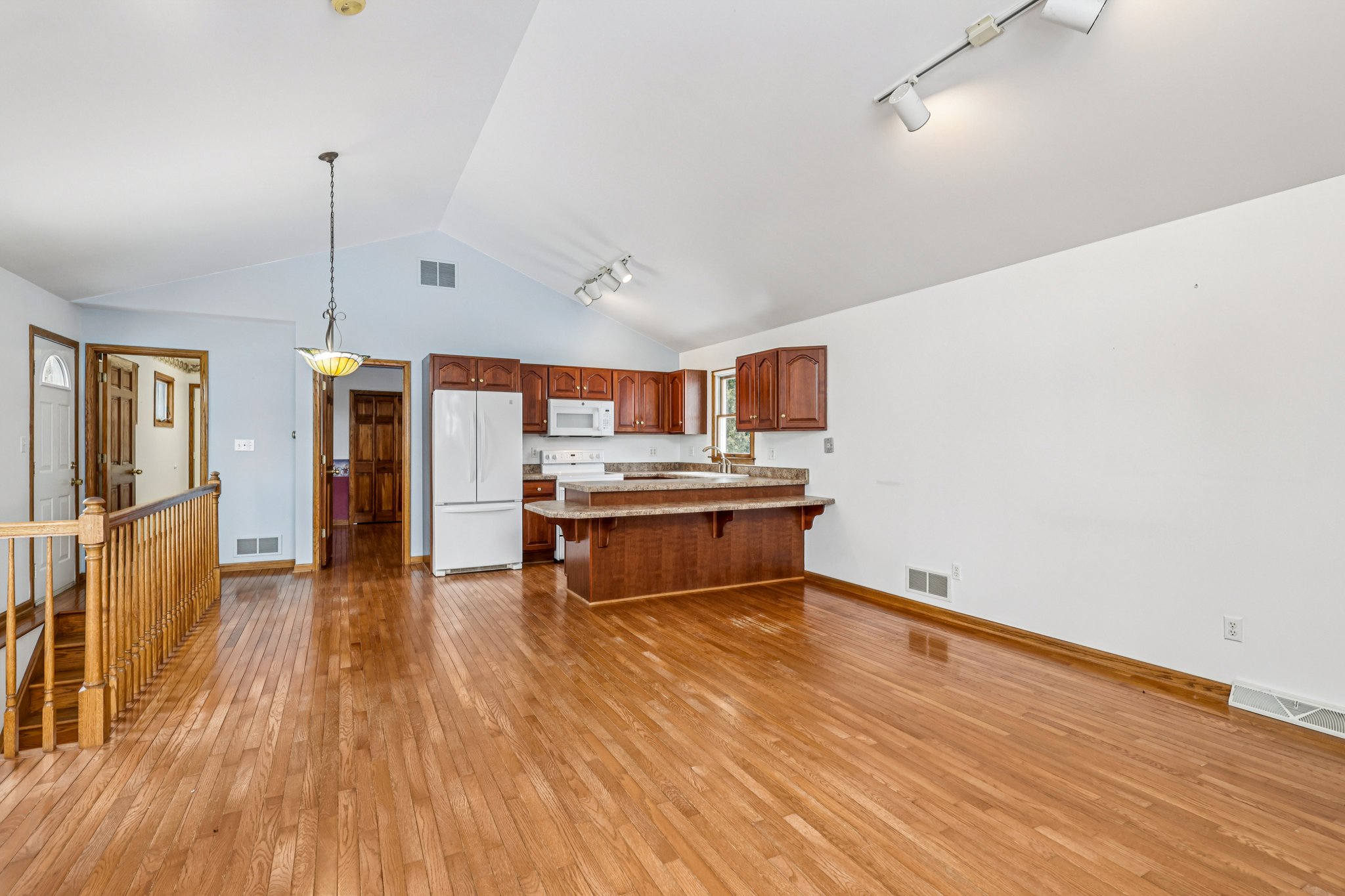 212 Pine St-S0612-017.jpg