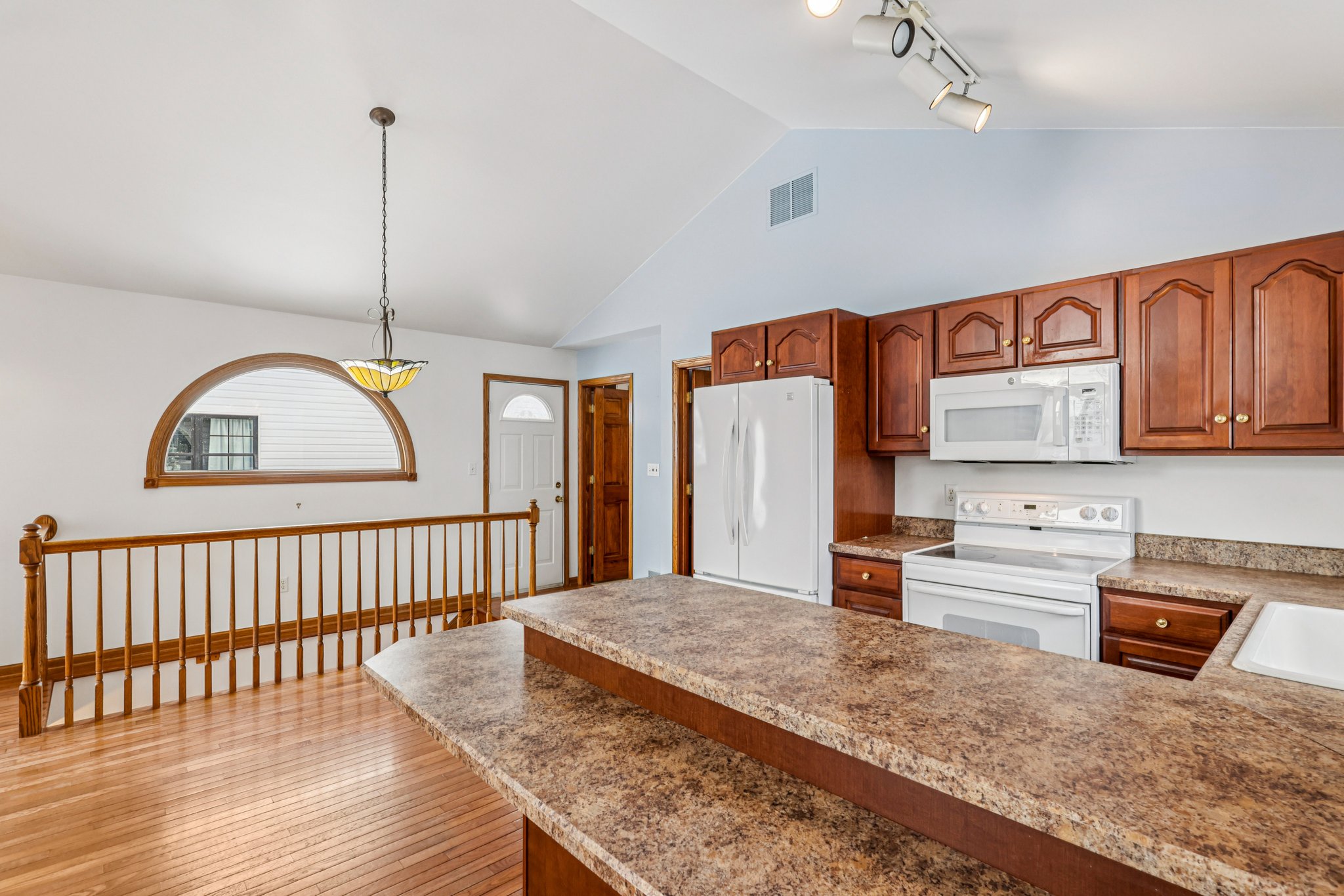 212 Pine St-S0612-021.jpg