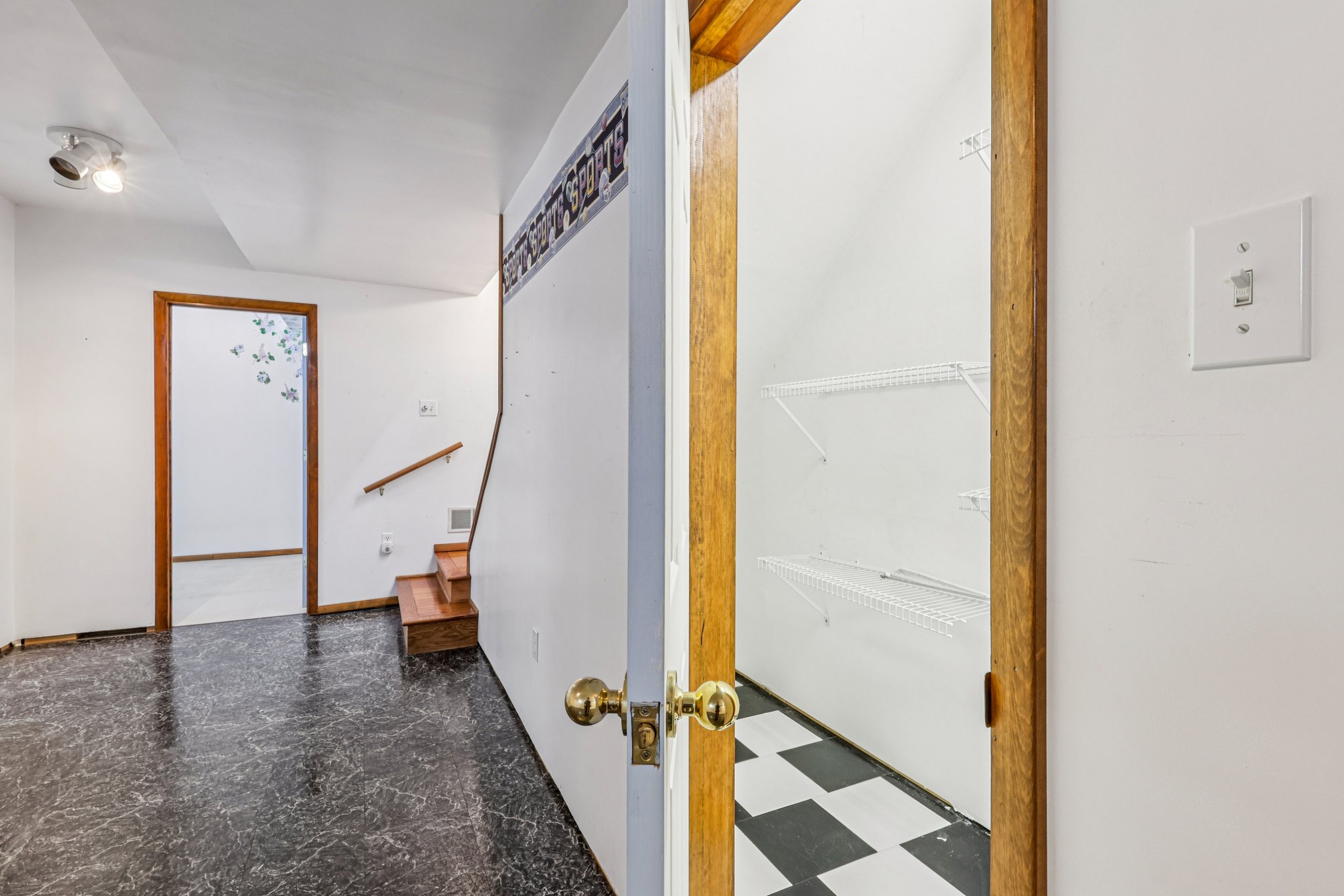 212 Pine St-S0612-041.jpg