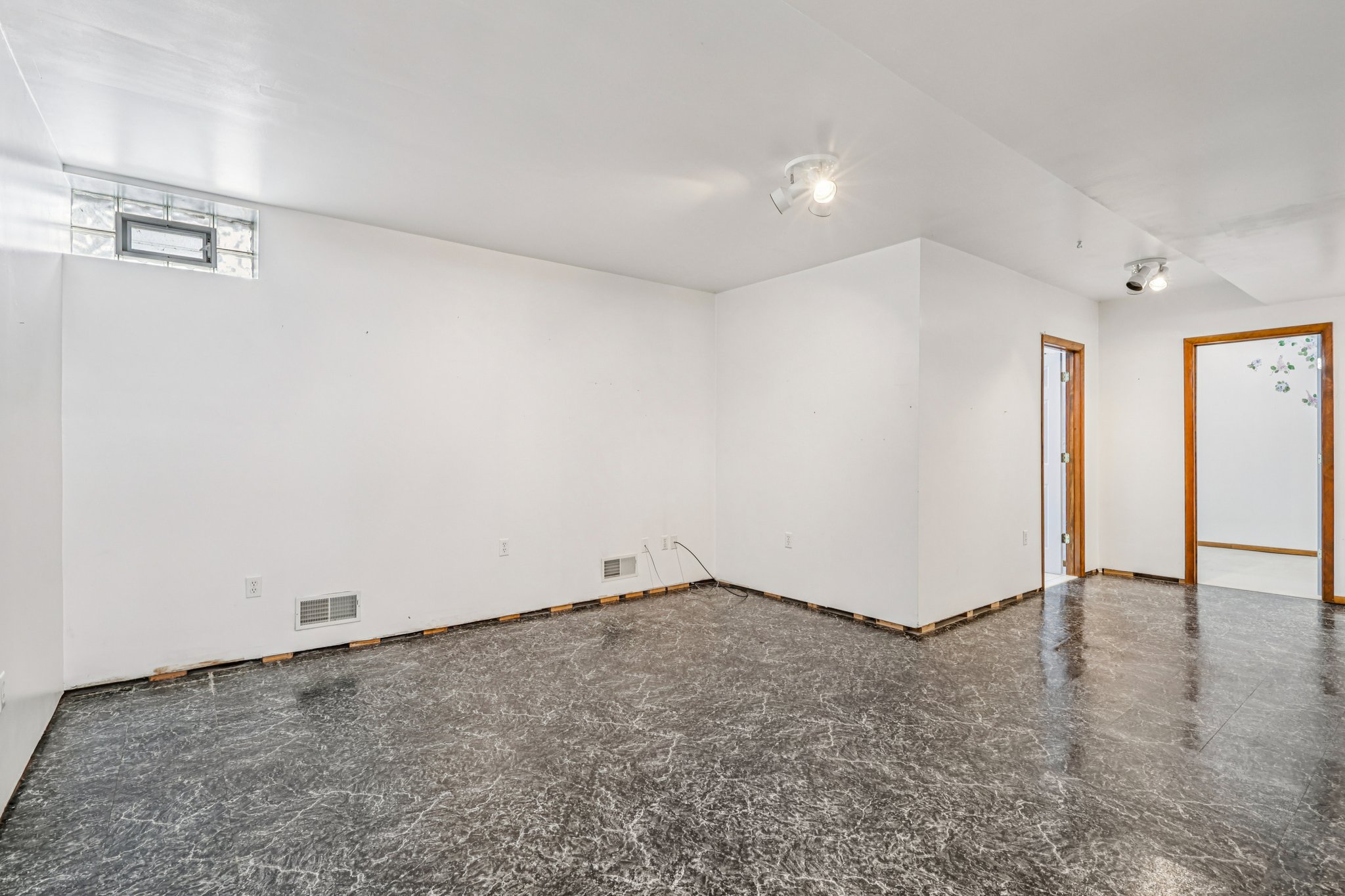 212 Pine St-S0612-047.jpg