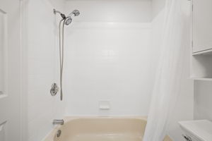  Photo 32