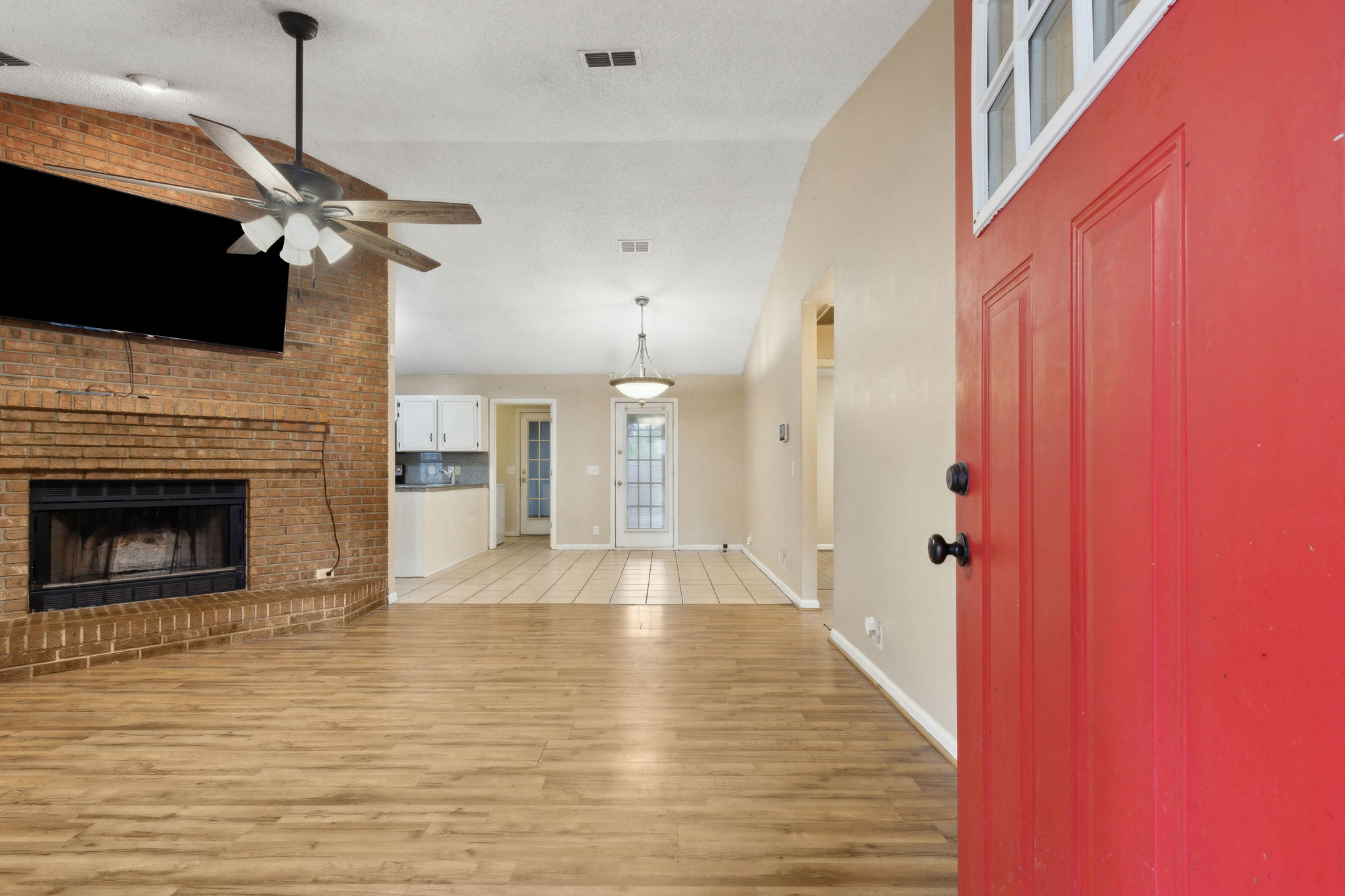 Foyer/Living Room