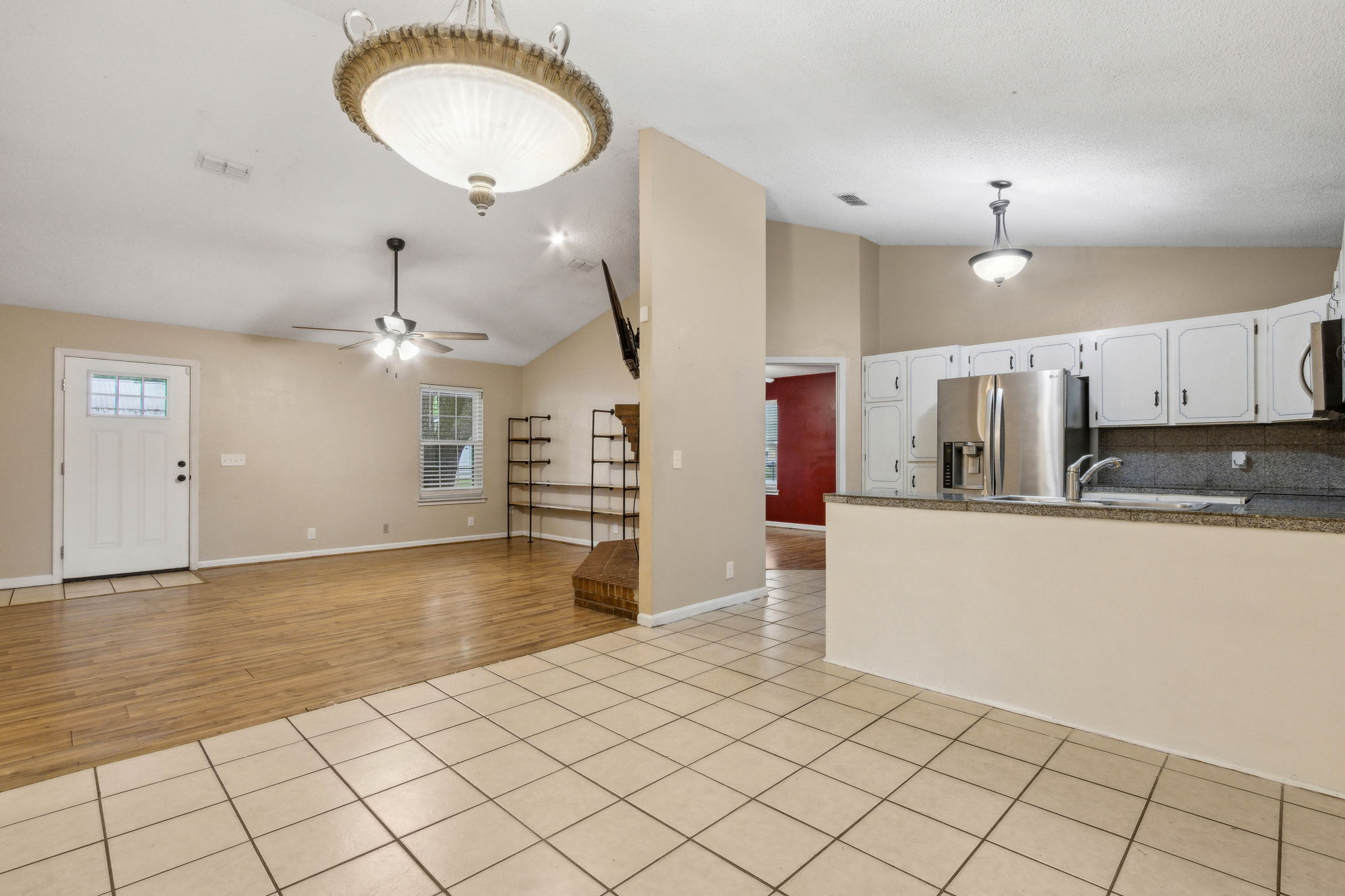 Kitchen/Breakfast Area