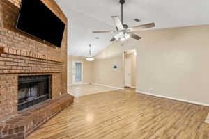 Foyer/Living Room