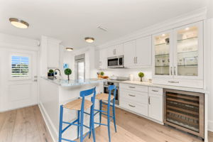 Breakfast Bar - Kitchen