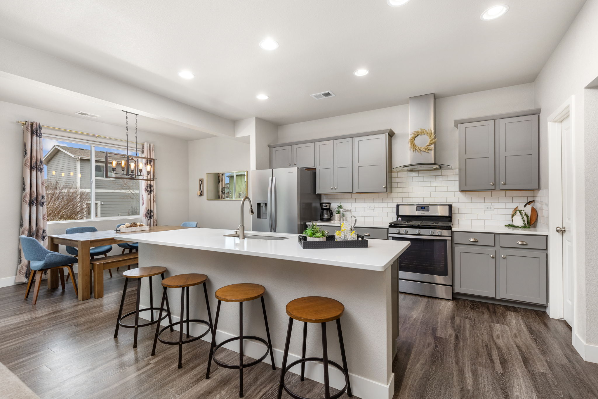 Center Island with Quartz Countertop