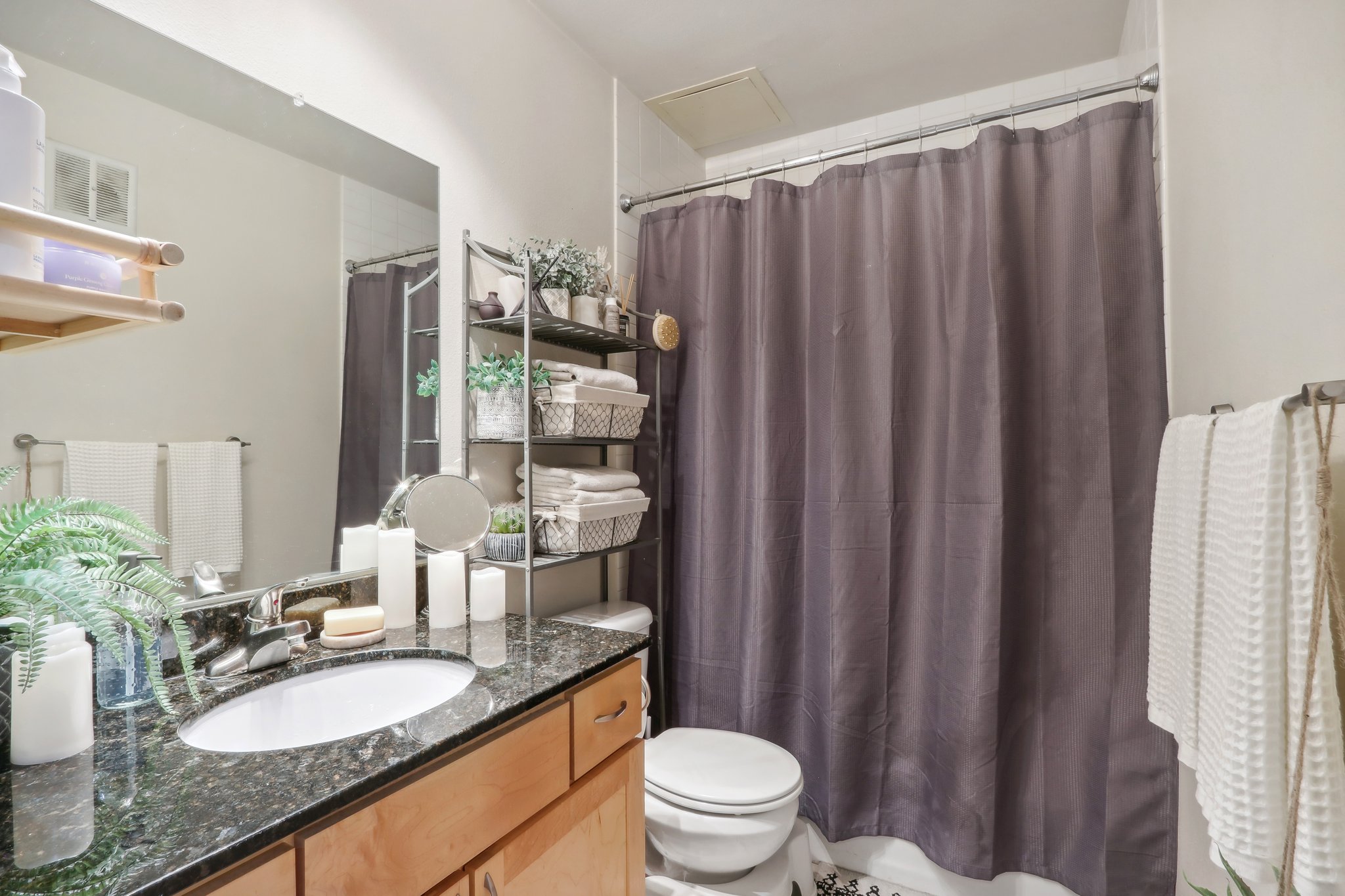 N Cambridge Ave 209-015.jpg