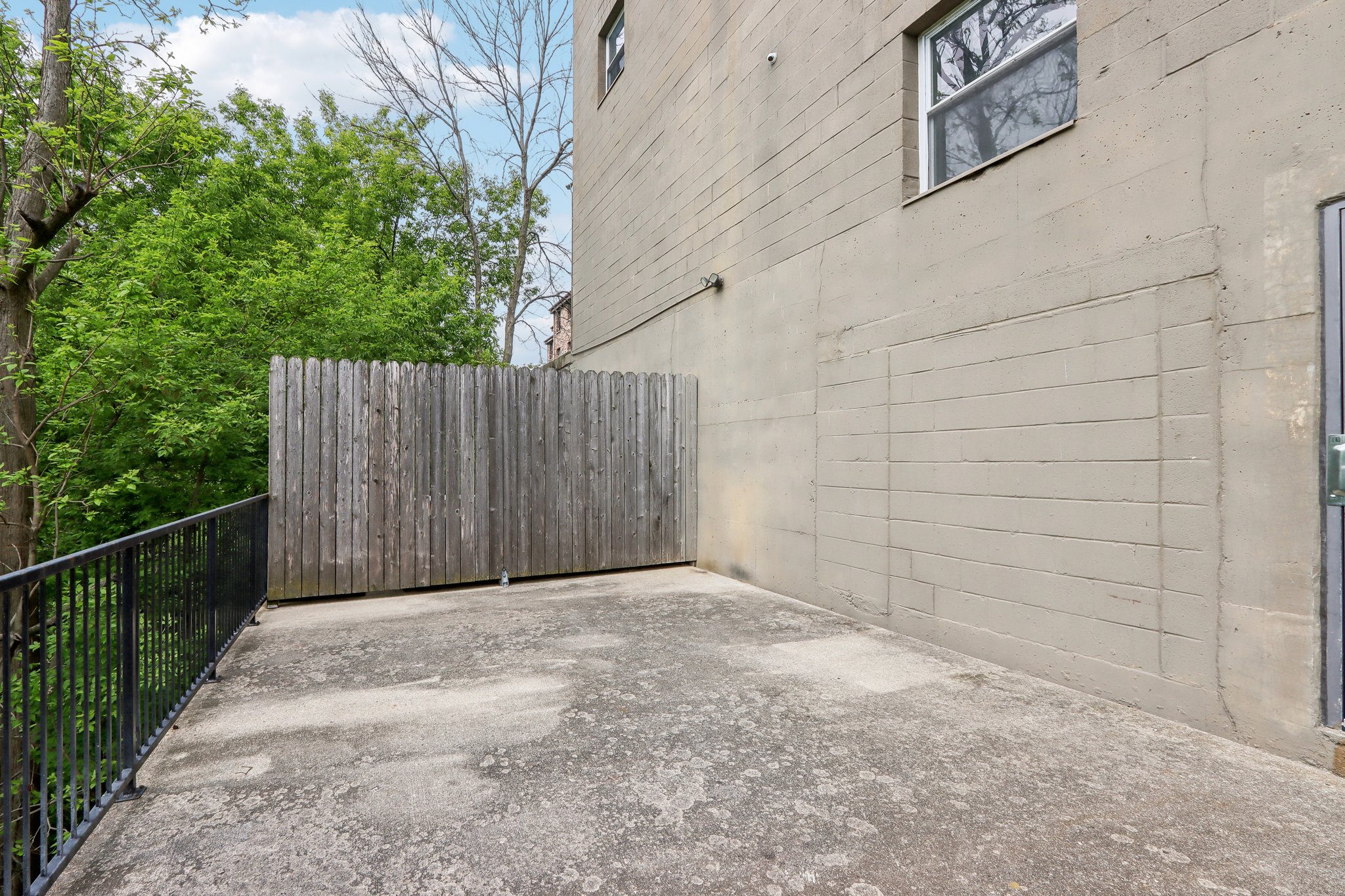 N Cambridge Ave 209-021.jpg