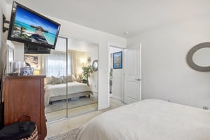 N Cambridge Ave 209-013.jpg