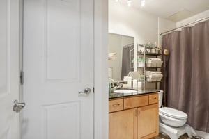 N Cambridge Ave 209-014.jpg