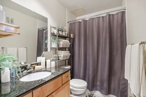 N Cambridge Ave 209-015.jpg