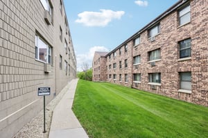 N Cambridge Ave 209-018.jpg