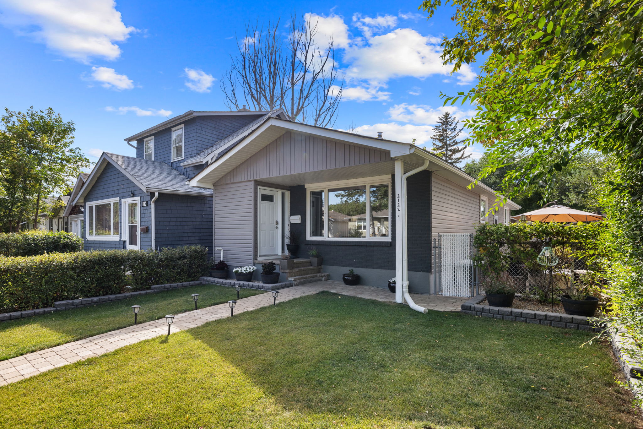 03. 2122 Wascana St. - Exterior - Front