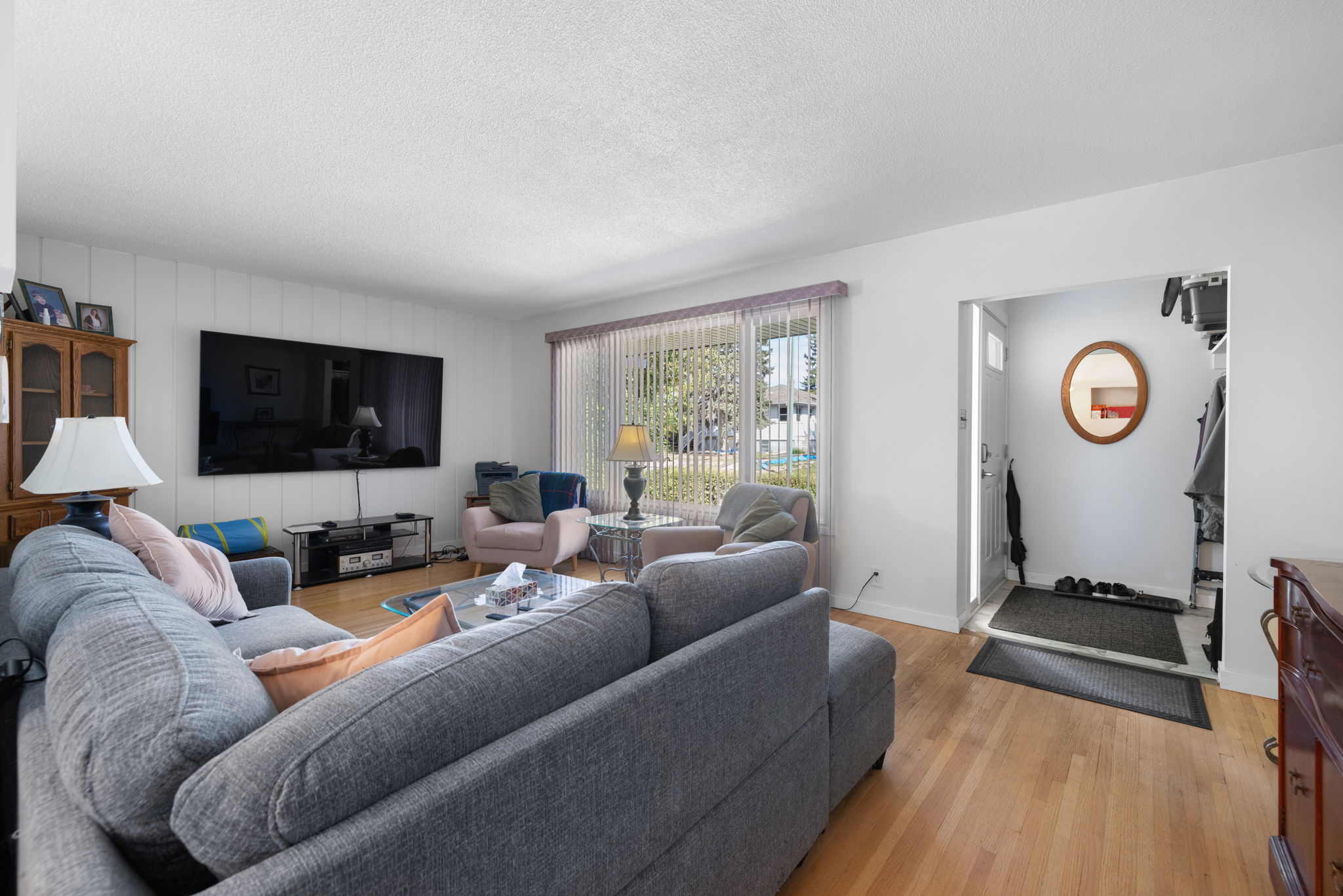 06. 2122 Wascana St. - Living Room