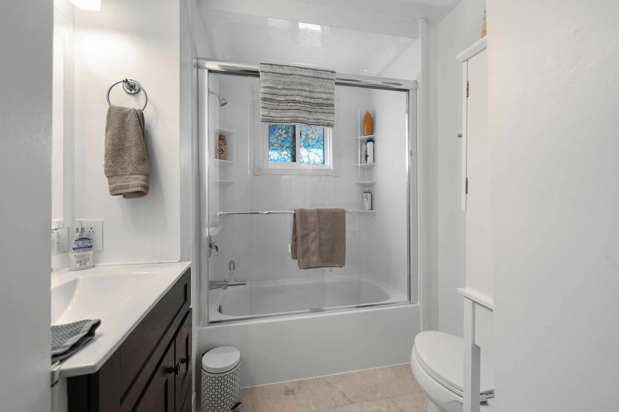 15. 2122 Wascana St. - Bathroom