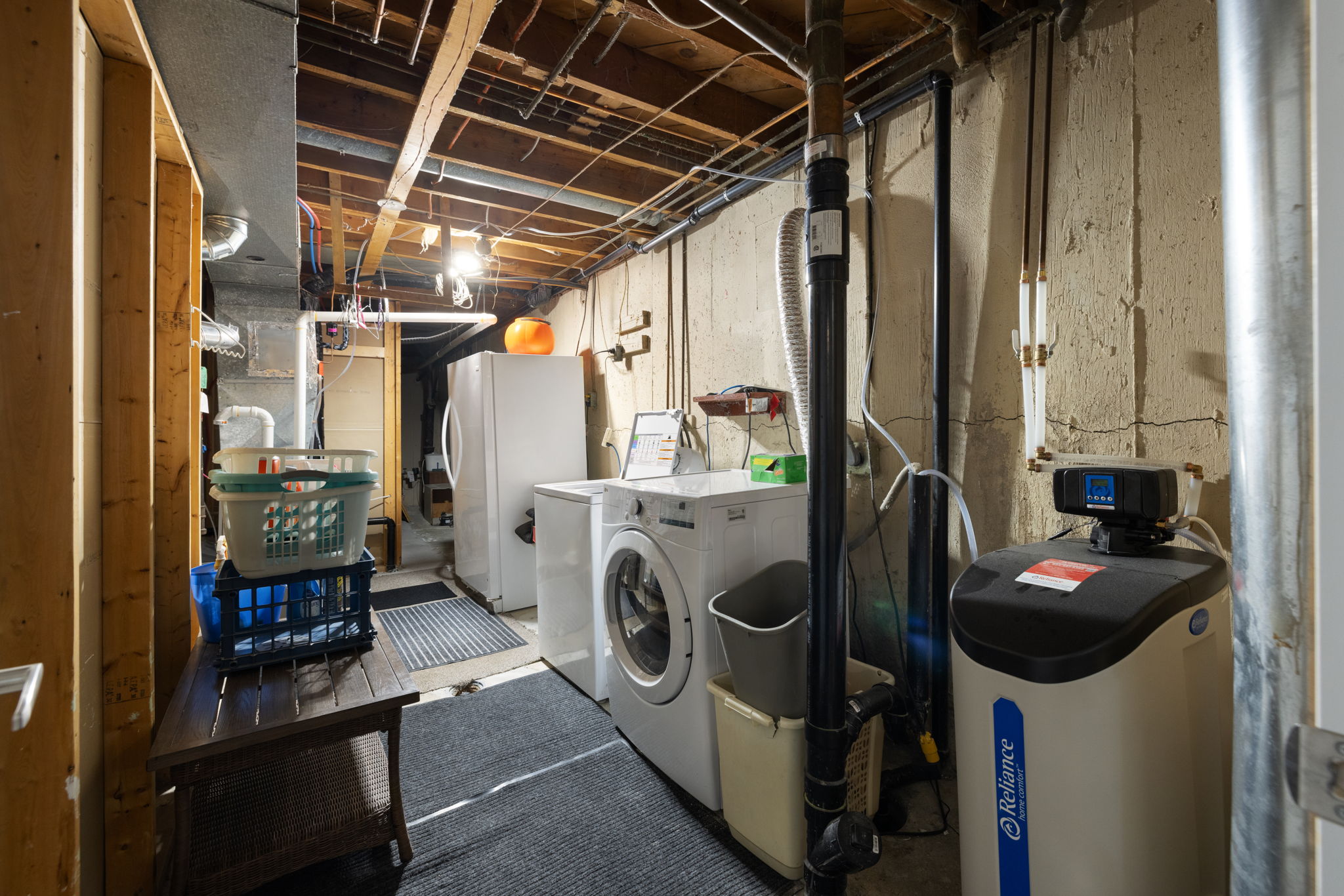 24. 2122 Wascana St. - Laundry