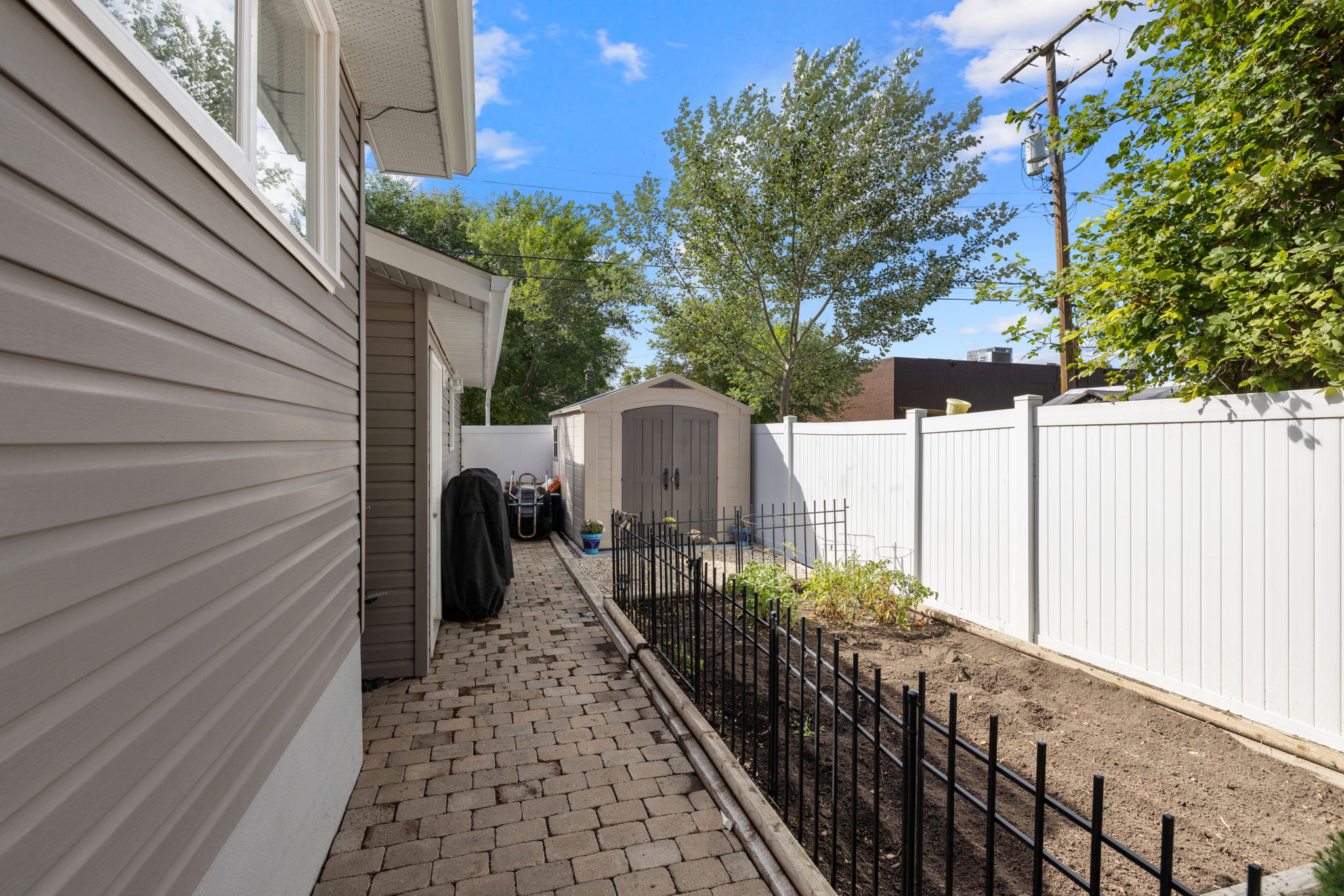 30. 2122 Wascana St. - Backyard