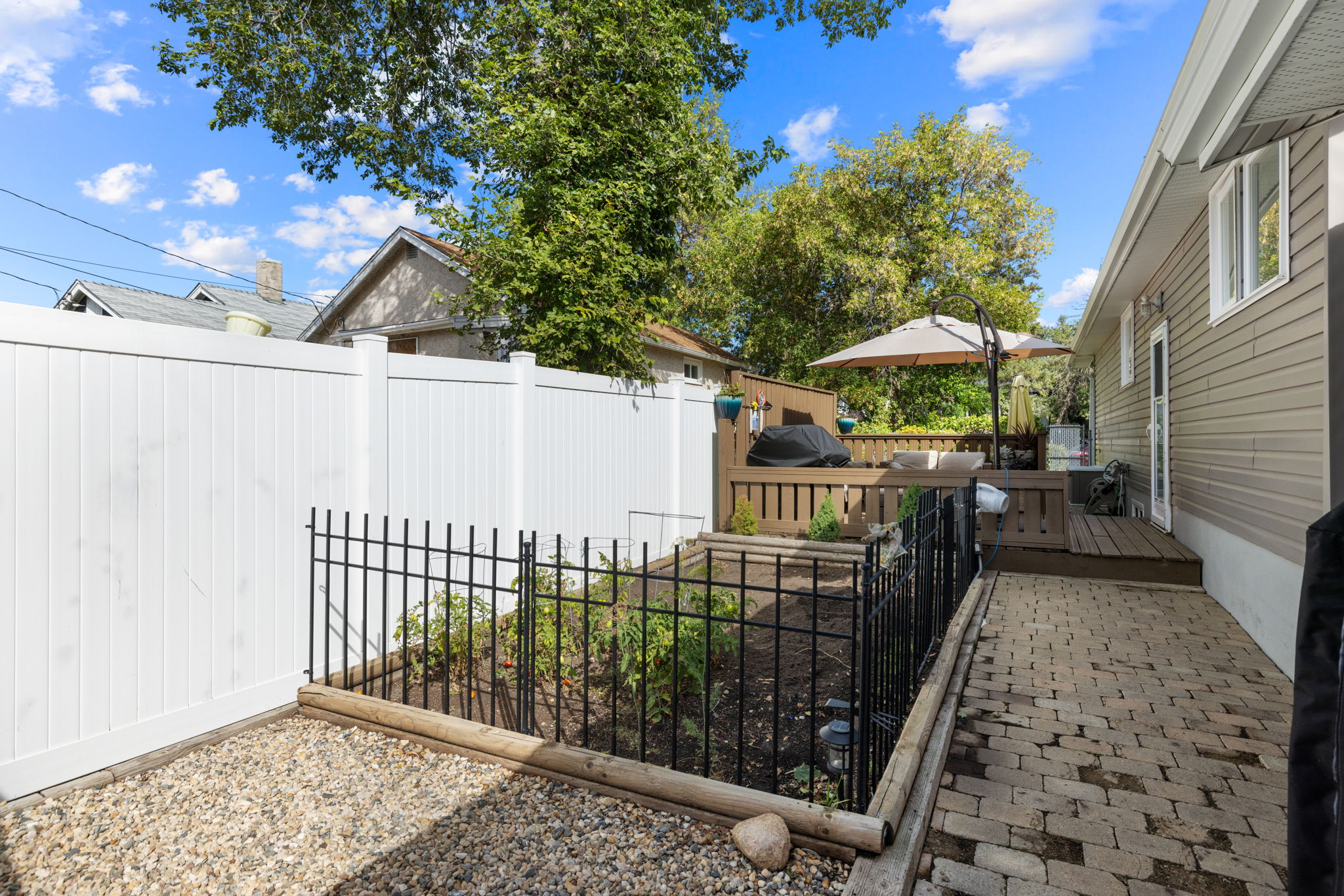 32. 2122 Wascana St. - Backyard