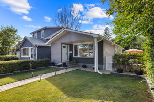 03. 2122 Wascana St. - Exterior - Front