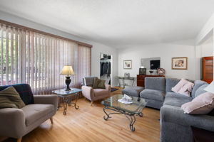 07. 2122 Wascana St. - Living Room