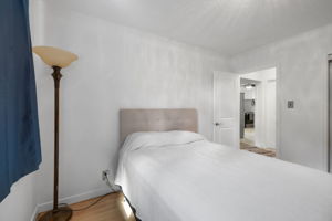 14. 2122 Wascana St. - Bedroom