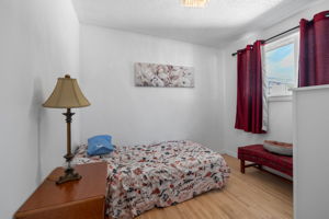 16. 2122 Wascana St. - Bedroom