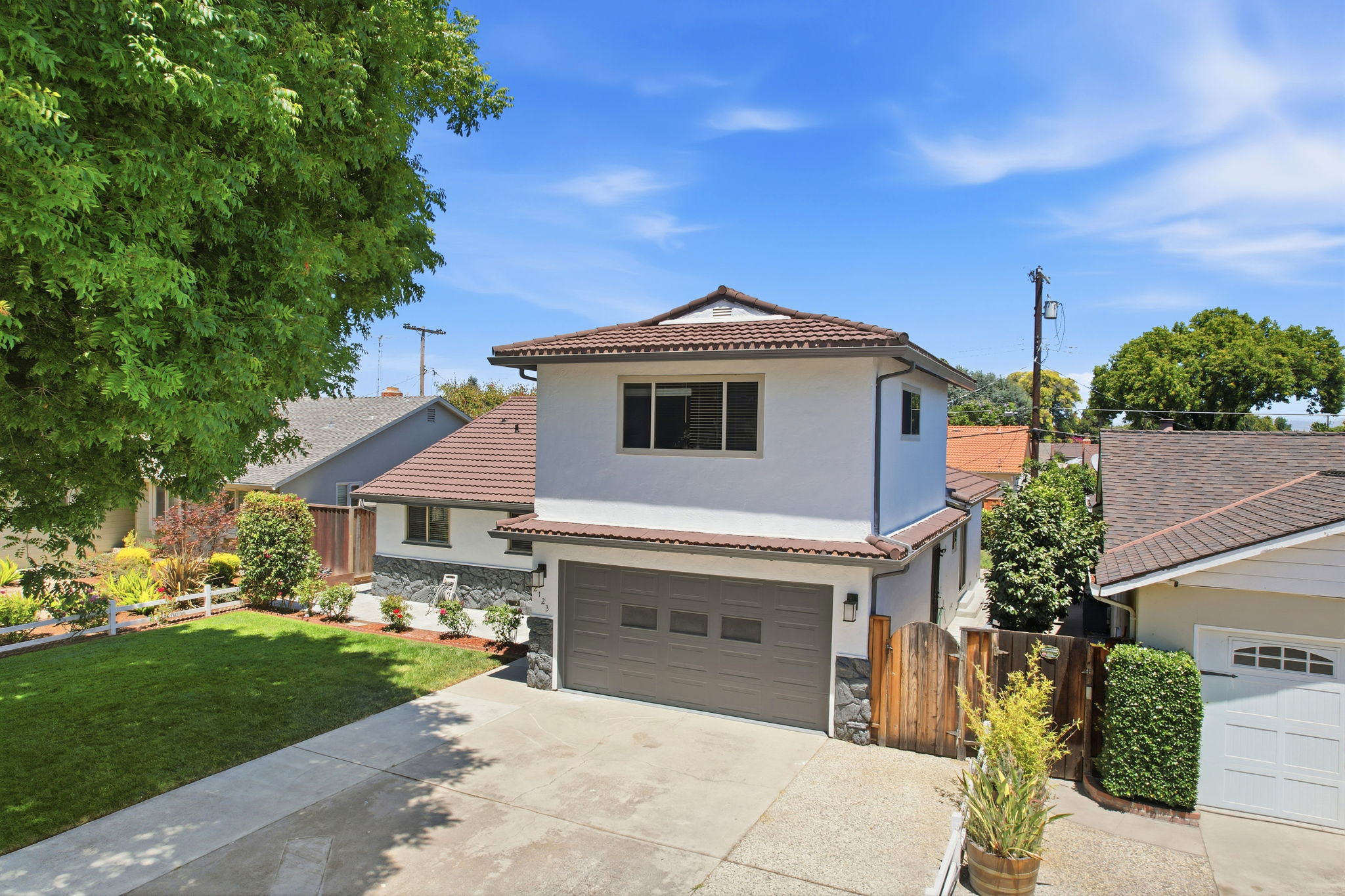 001_F8_2123 Leon Dr