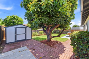039_F8_2123 Leon Dr