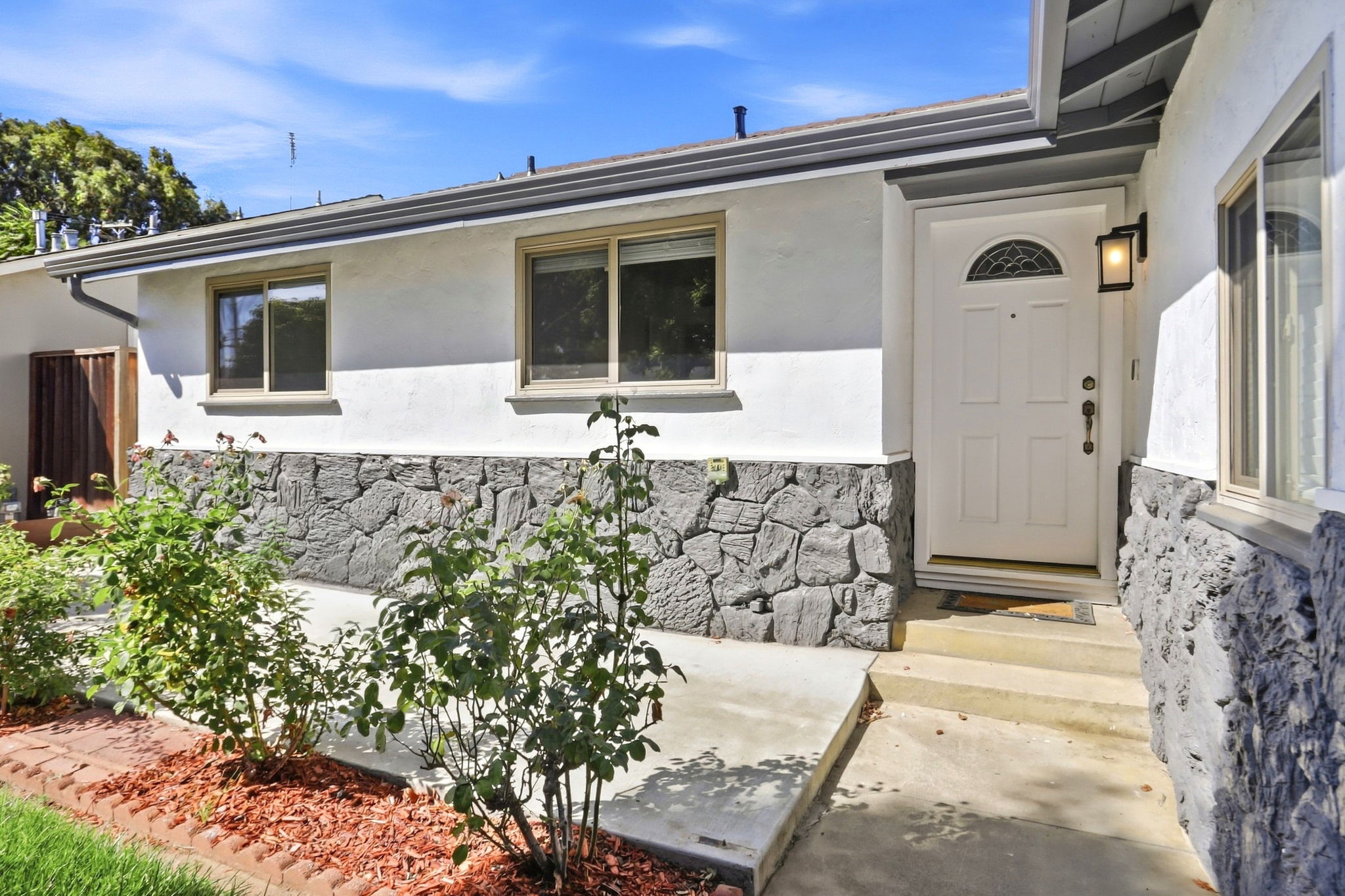 004_F8_2123 Leon Dr