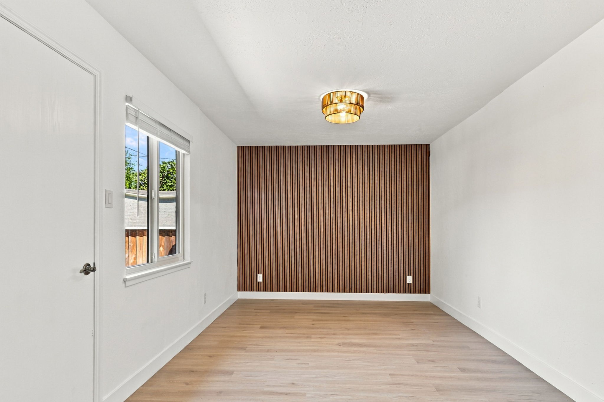 014_F8_2123 Leon Dr