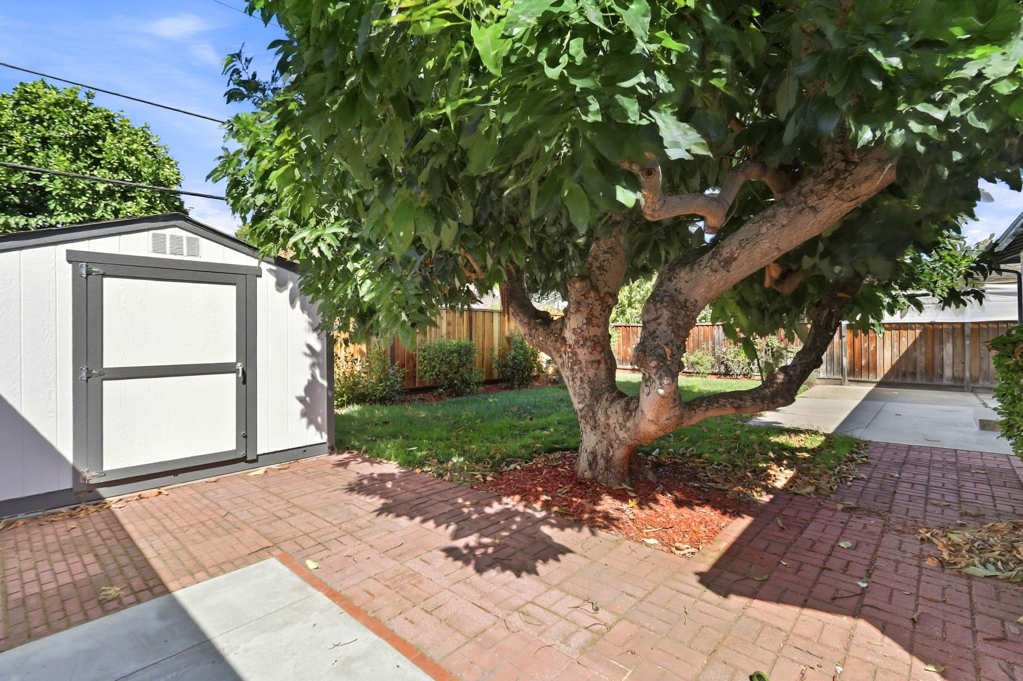 037_F8_2123 Leon Dr