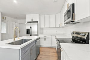 011_F8_2123 Leon Dr