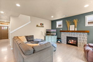  Photo 47