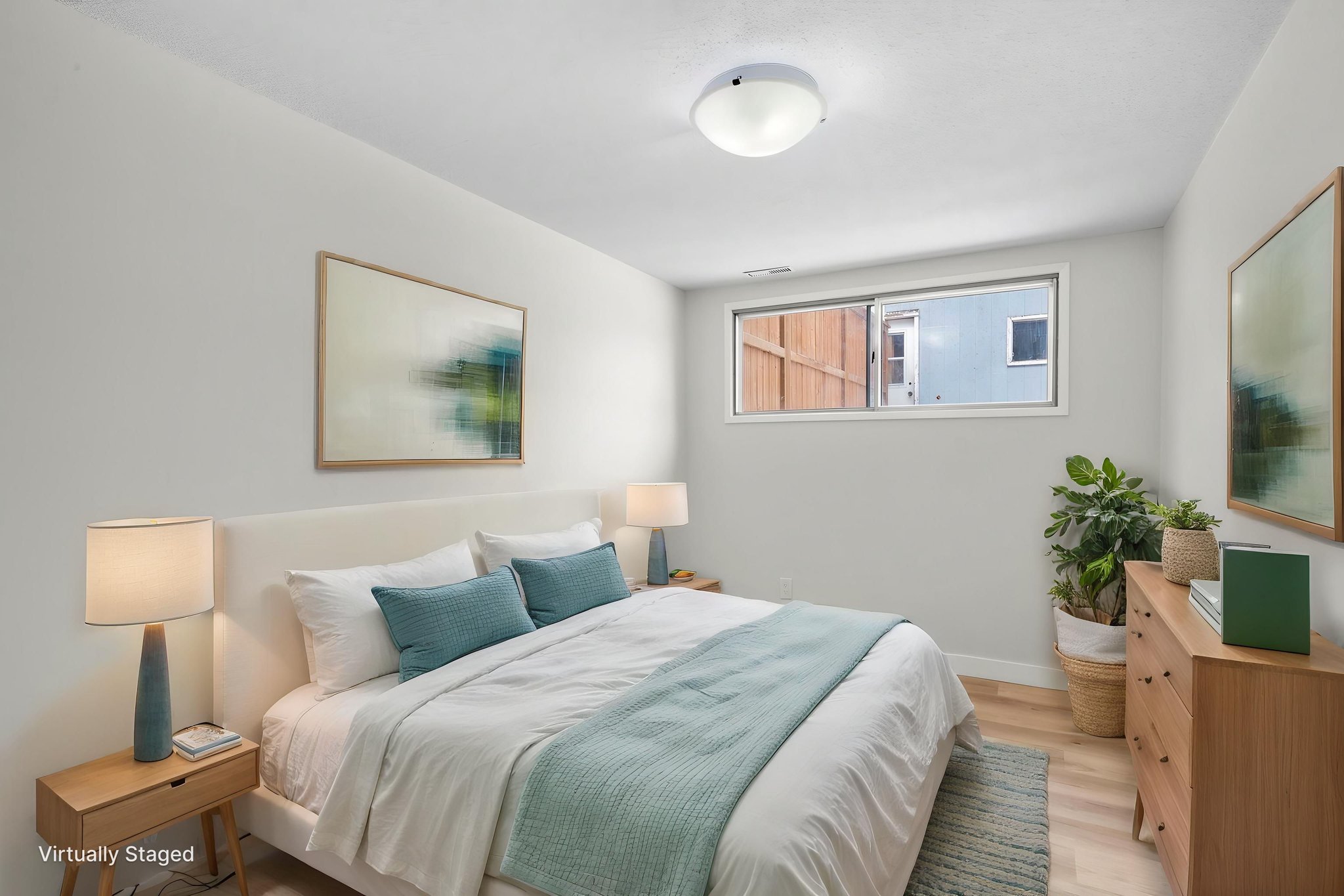 DSC03523 virtually staged.jpeg