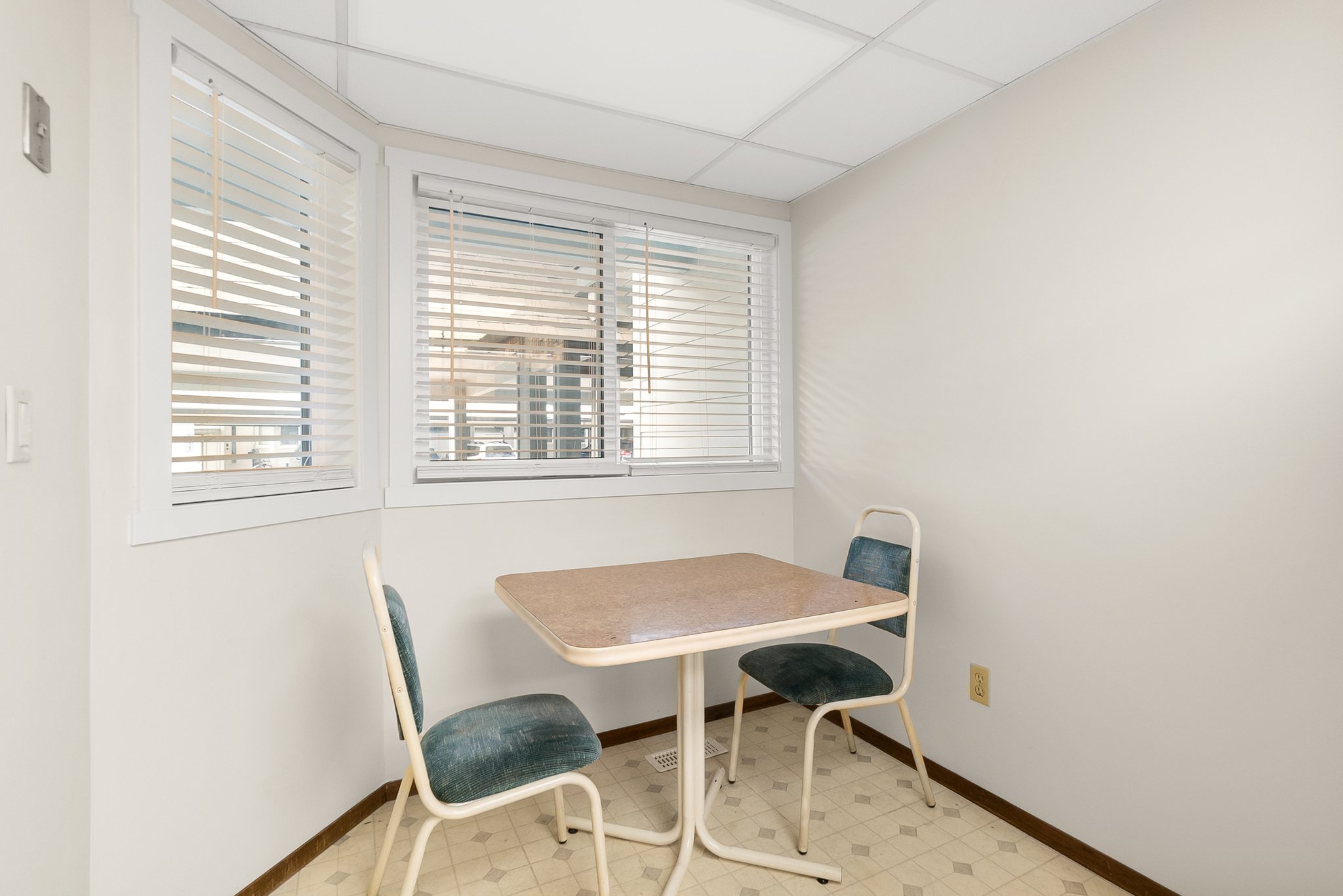 2125 Burtch Rd #111, Kelowna, BC V1Y 8N1, Canada Photo 6