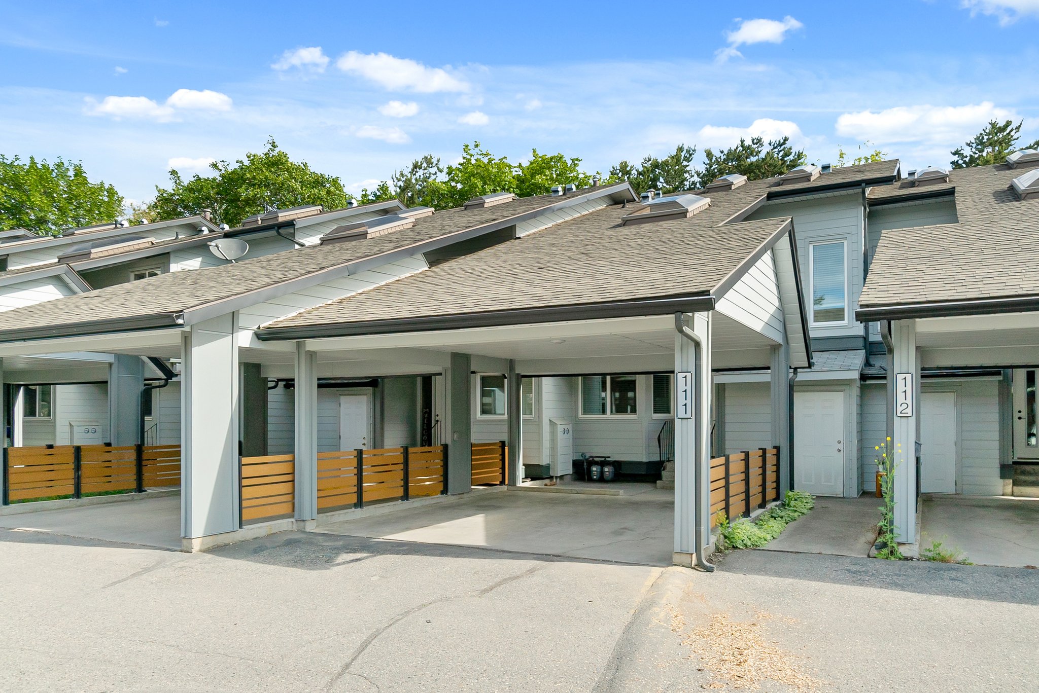 2125 Burtch Rd #111, Kelowna, BC V1Y 8N1, Canada Photo 2
