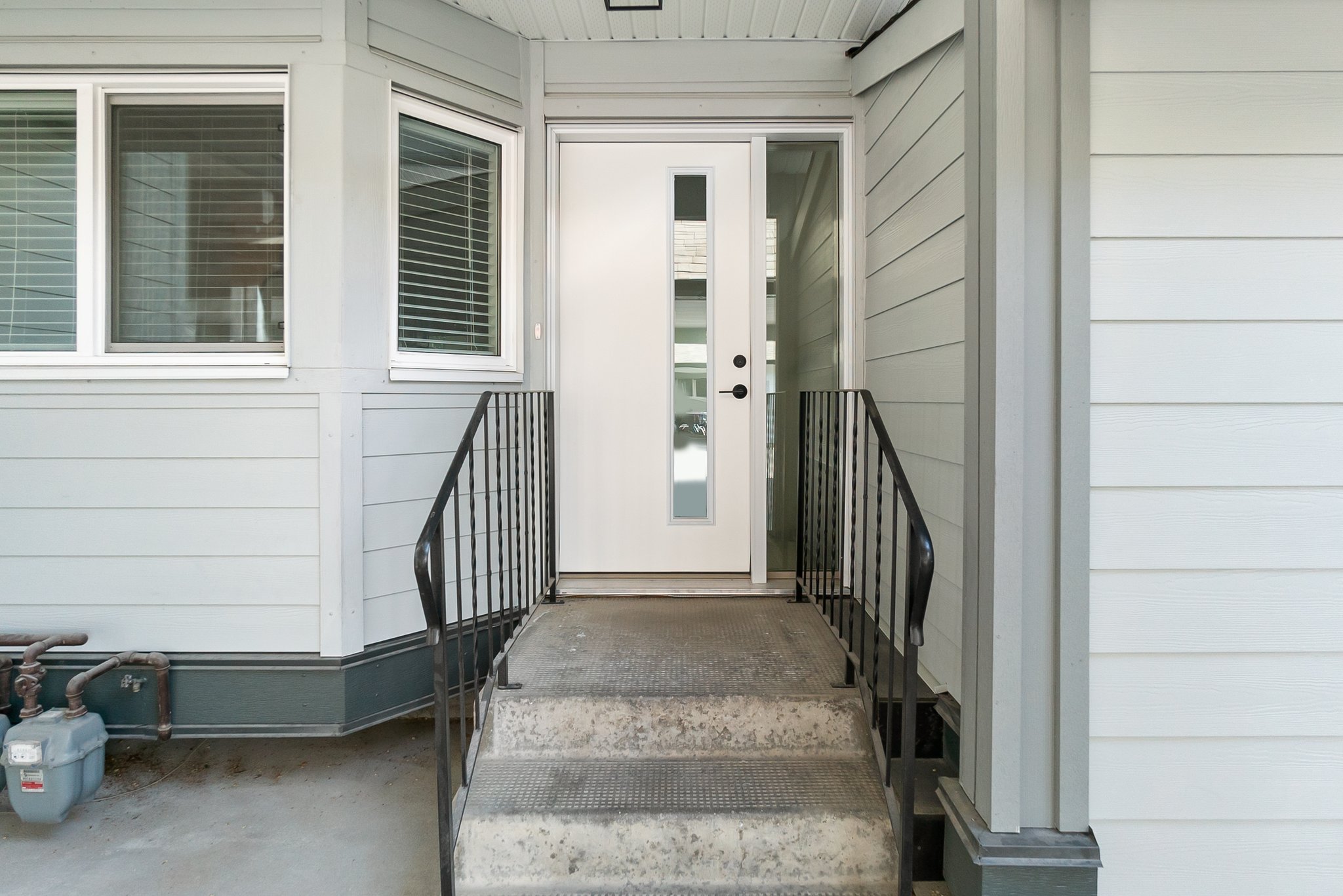 2125 Burtch Rd #111, Kelowna, BC V1Y 8N1, Canada Photo 4