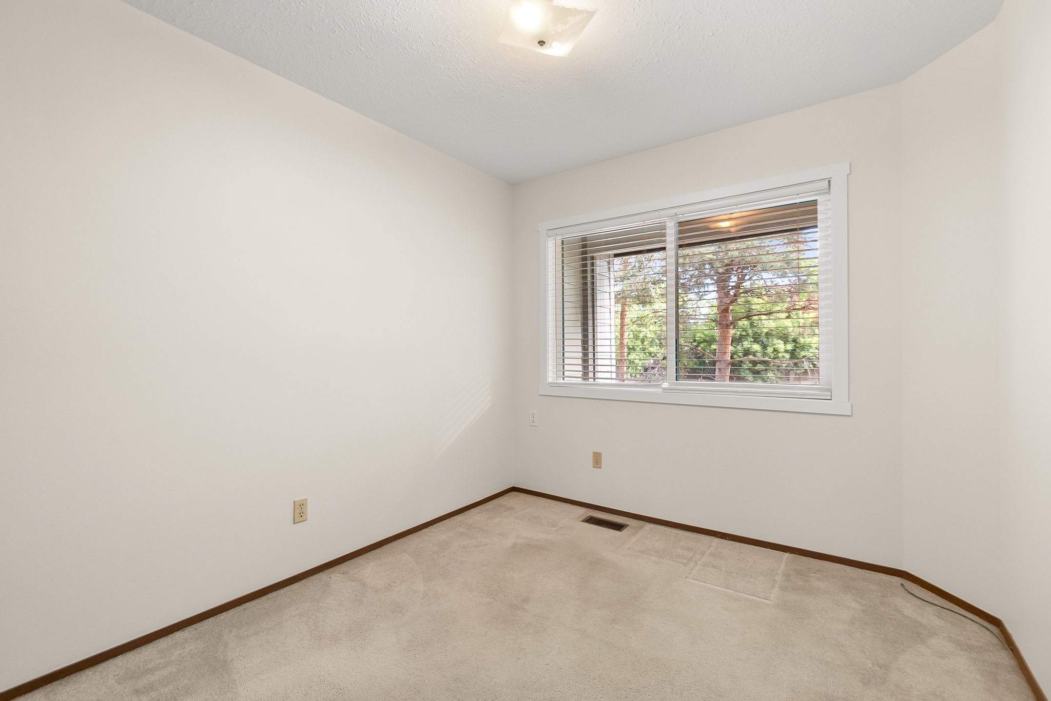 2125 Burtch Rd #111, Kelowna, BC V1Y 8N1, Canada Photo 20
