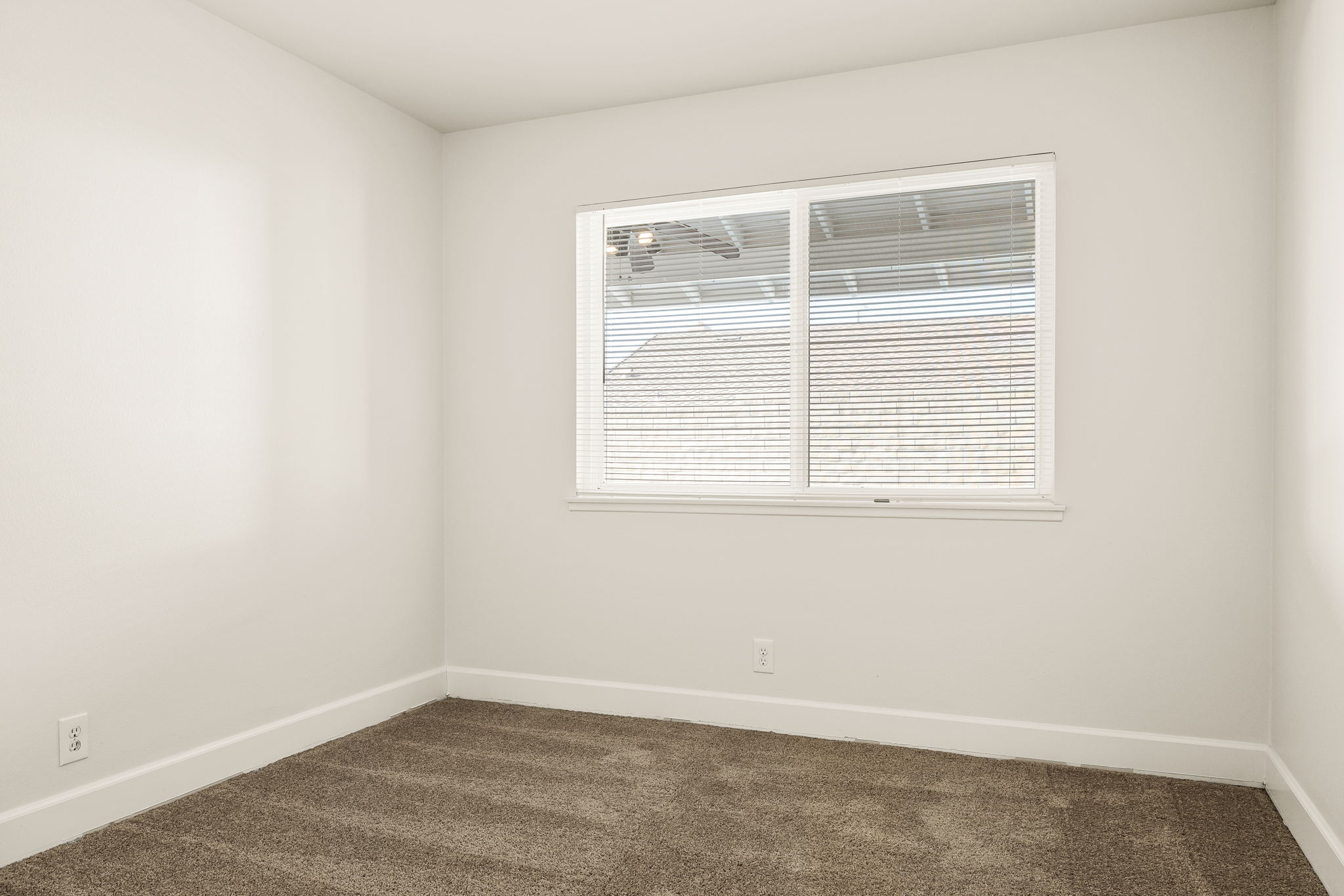 2125 Emmett Ave, Simi Valley, CA 93063, USA Photo 28