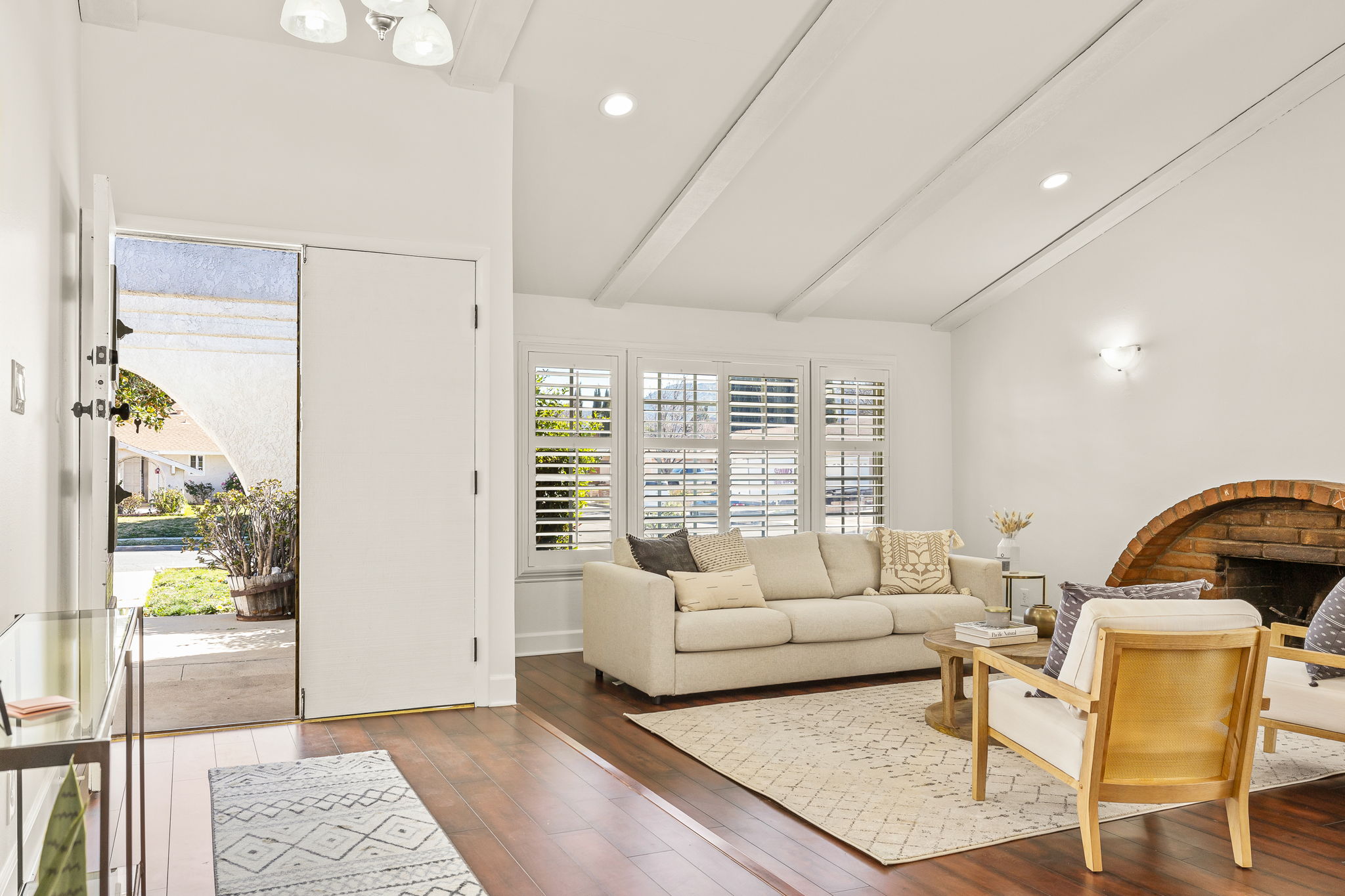 2125 Emmett Ave, Simi Valley, CA 93063, USA Photo 6